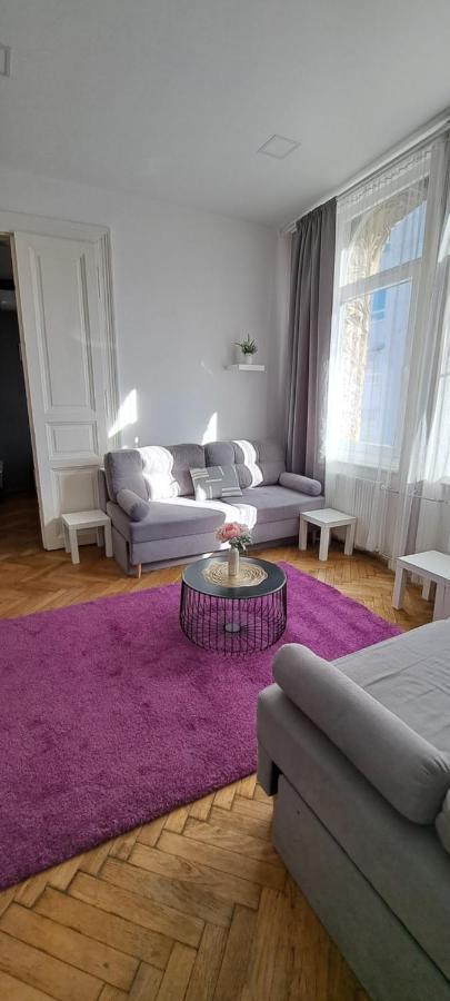 Sweet 16 Apartment In The Party District Budapest Eksteriør billede